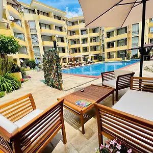 Apartman Complex Sands, Napospart